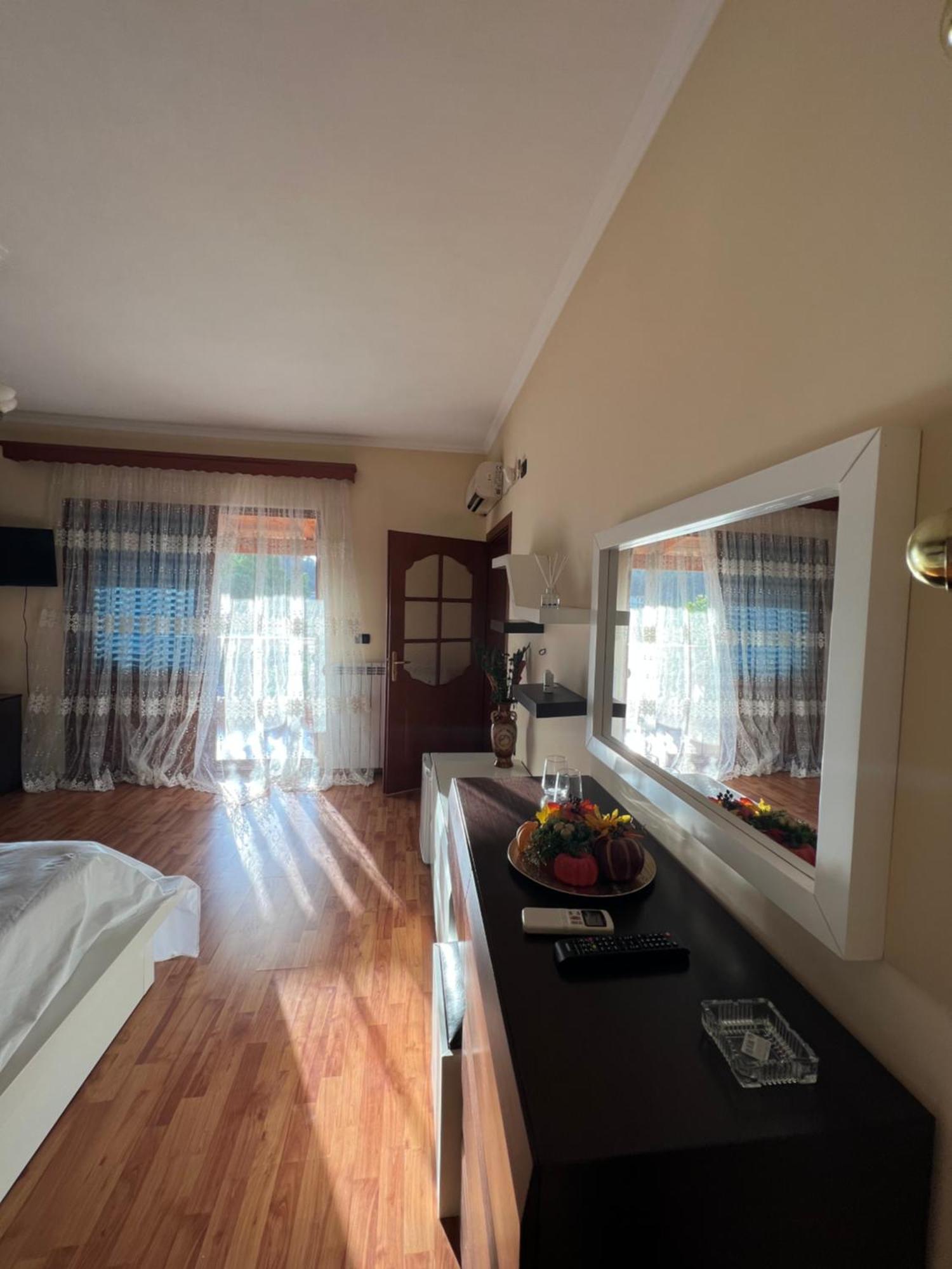 Guest House Pulake Берат Екстериор снимка