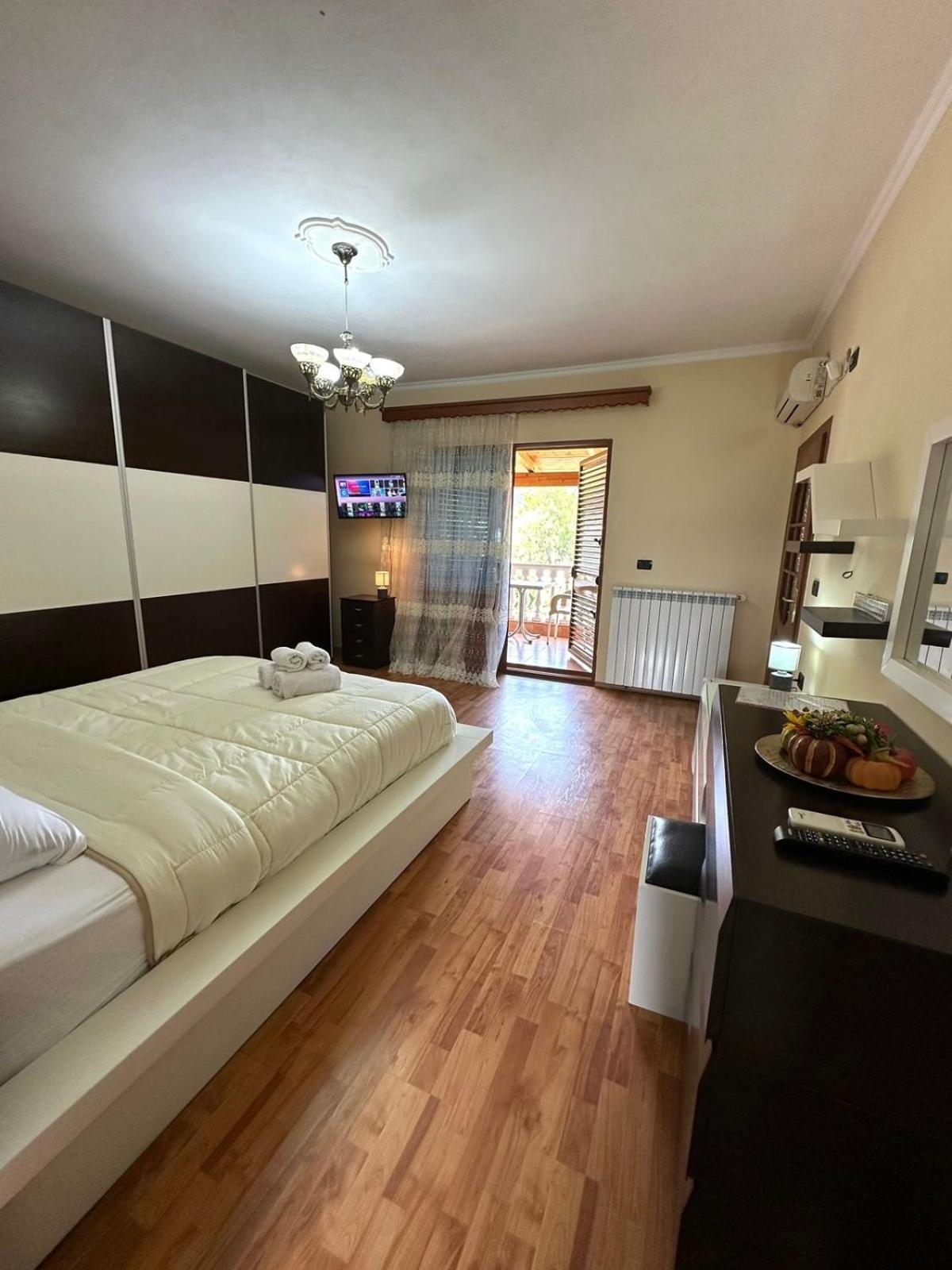 Guest House Pulake Берат Екстериор снимка