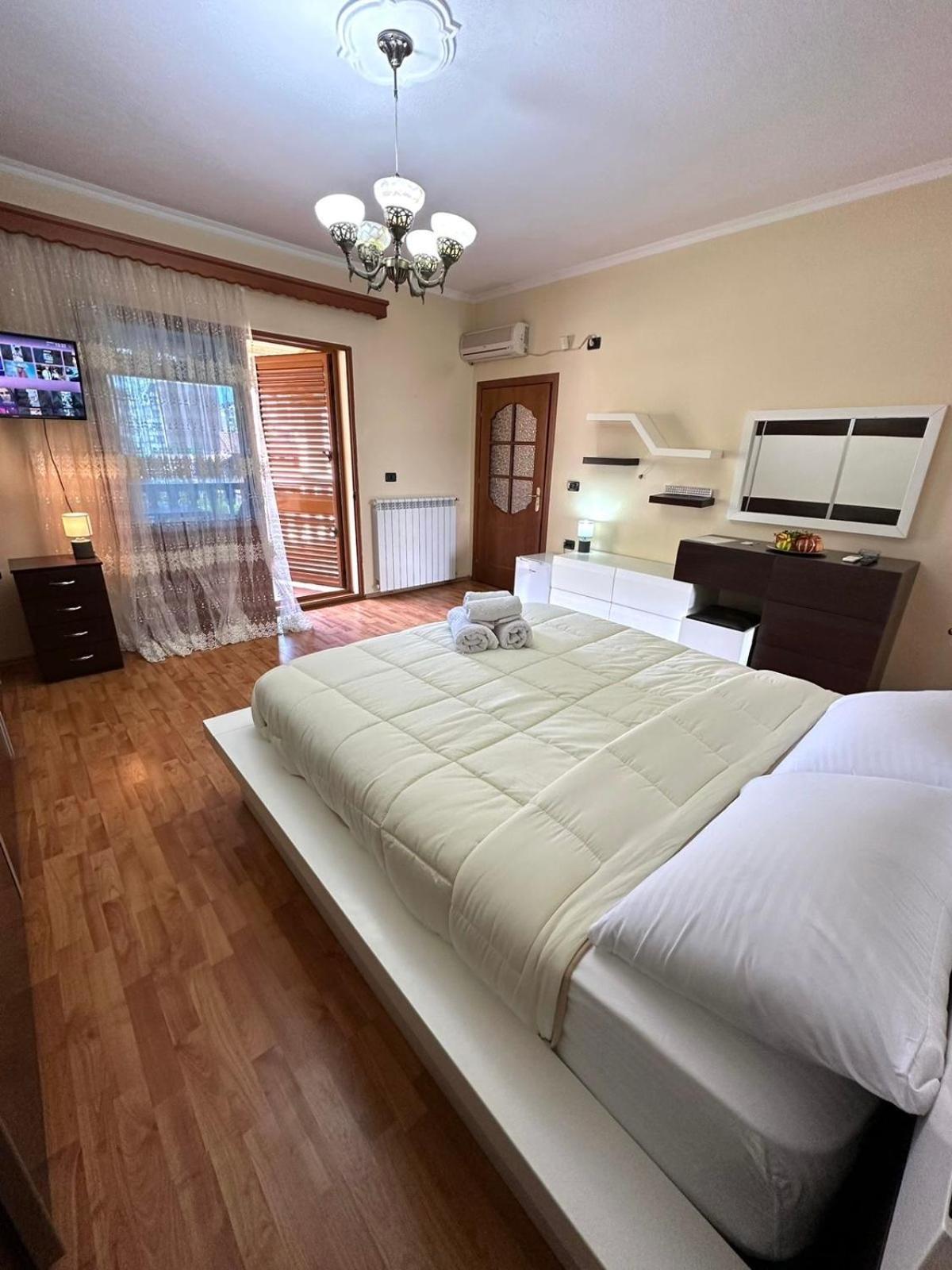Guest House Pulake Берат Екстериор снимка