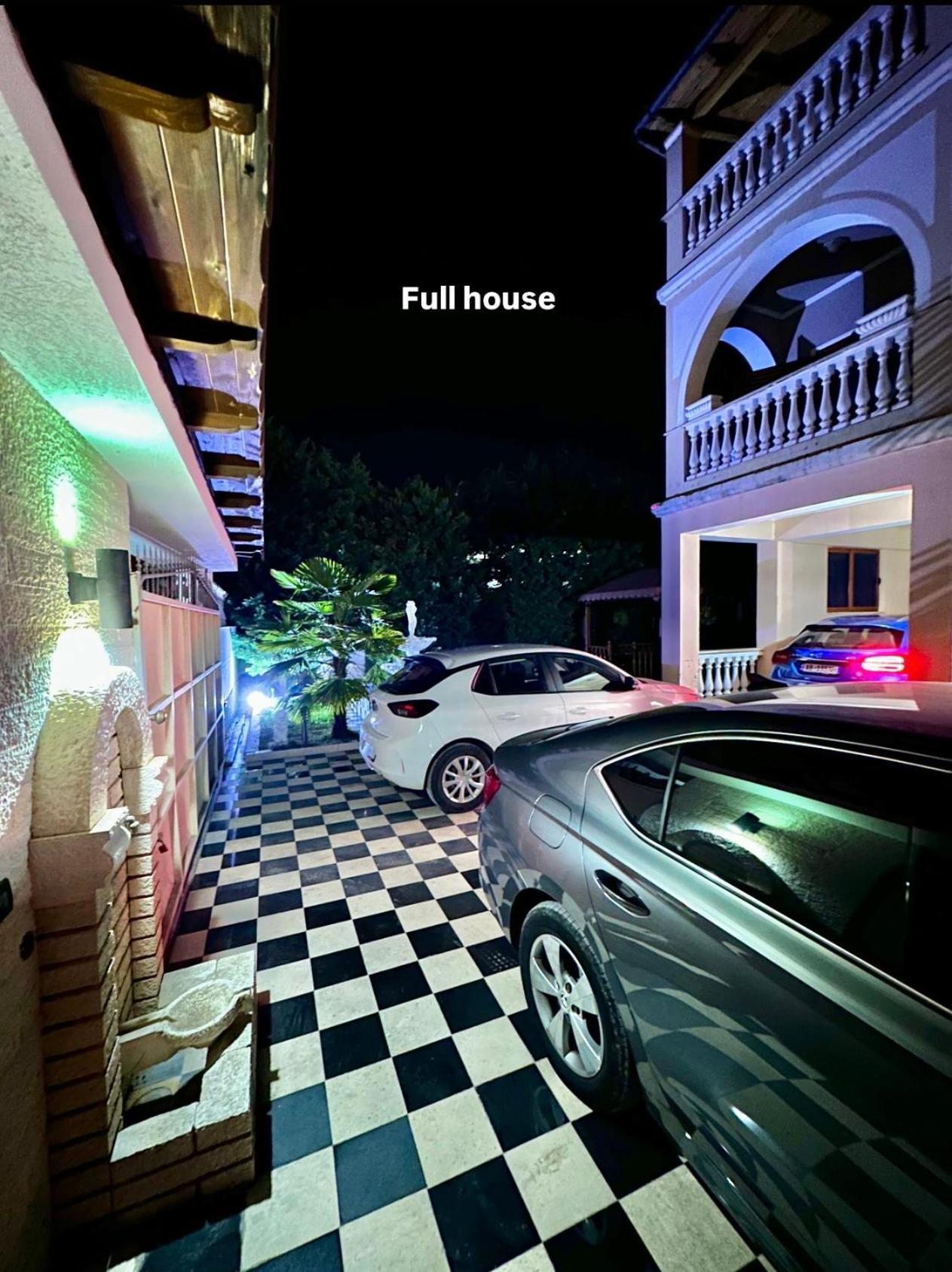 Guest House Pulake Берат Екстериор снимка